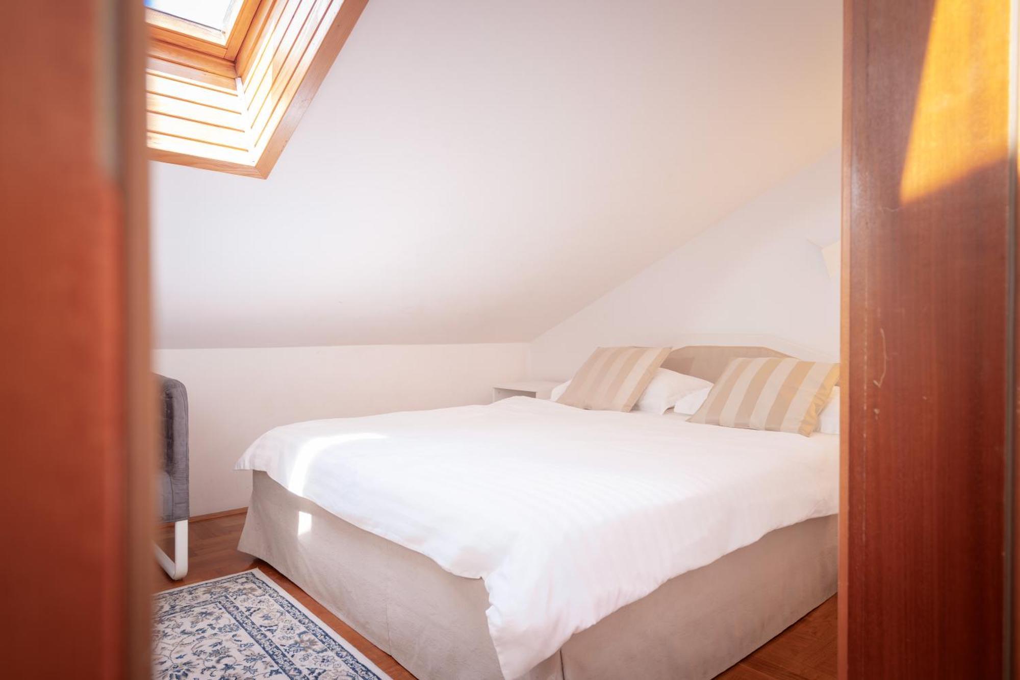 Kalina Deluxe Apartments 耶尔萨 外观 照片