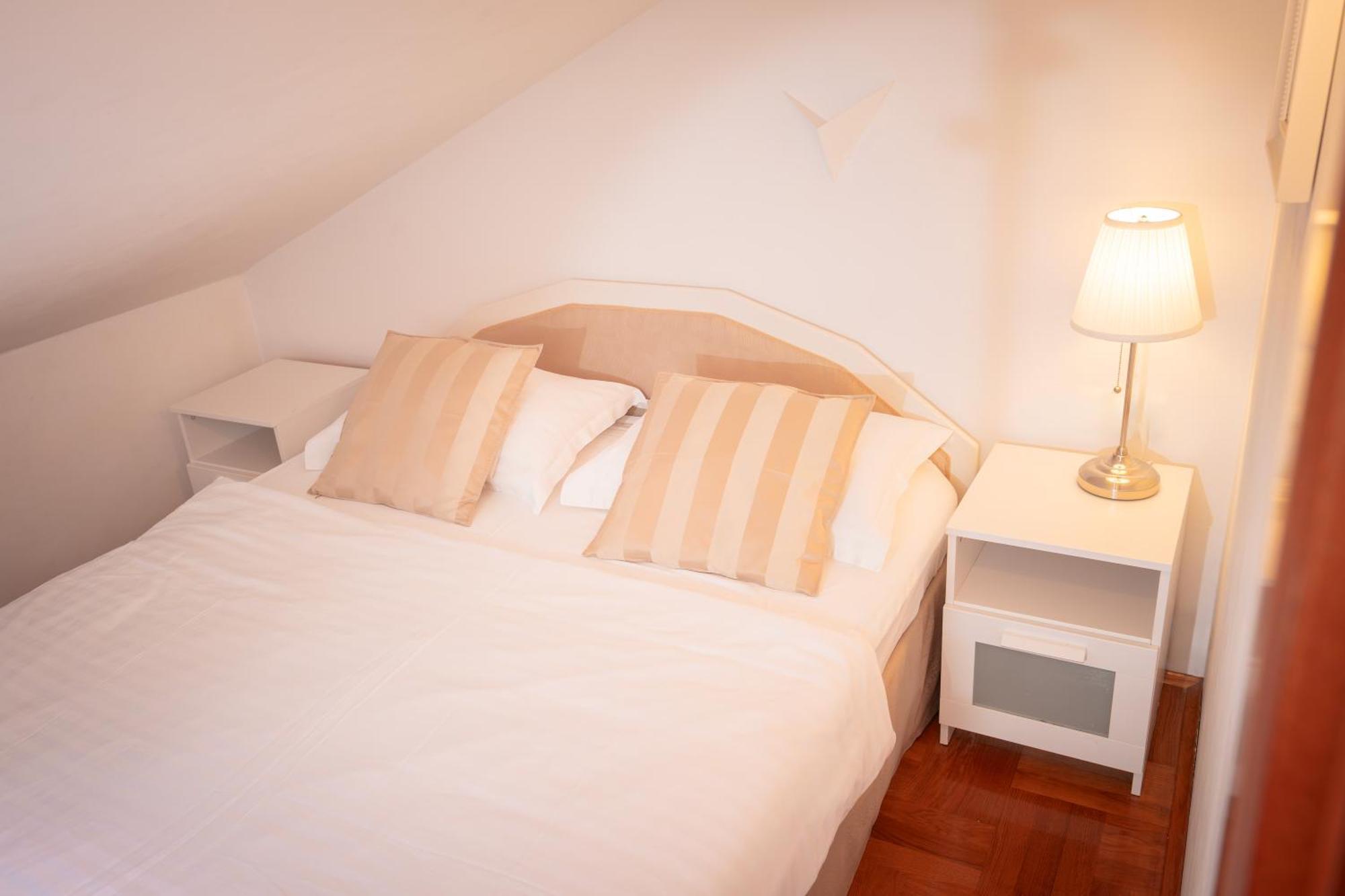Kalina Deluxe Apartments 耶尔萨 外观 照片