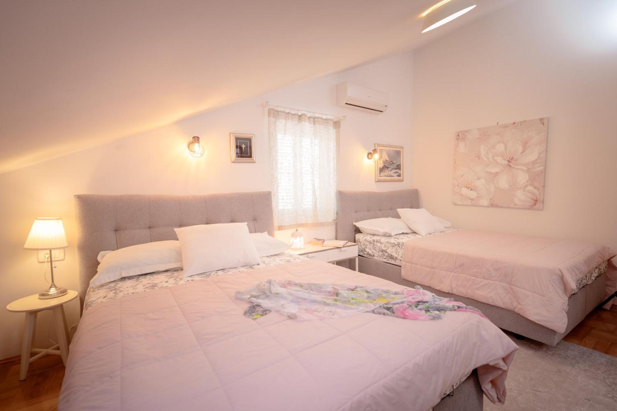 Kalina Deluxe Apartments 耶尔萨 外观 照片